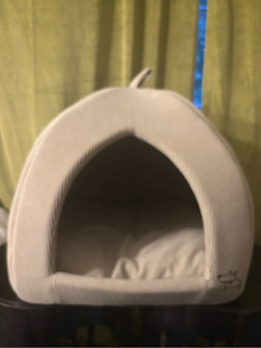 Cozy Pet Cave Bed : Used